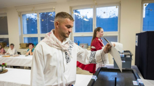 Los checos votan en unas legislativas con el multimillonario "trumpista" Andrej Babis como favorito