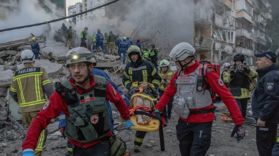 Intenso bombardeio russo em Kiev deixa 8 mortos e enfraquece esperan&ccedil;as de paz
