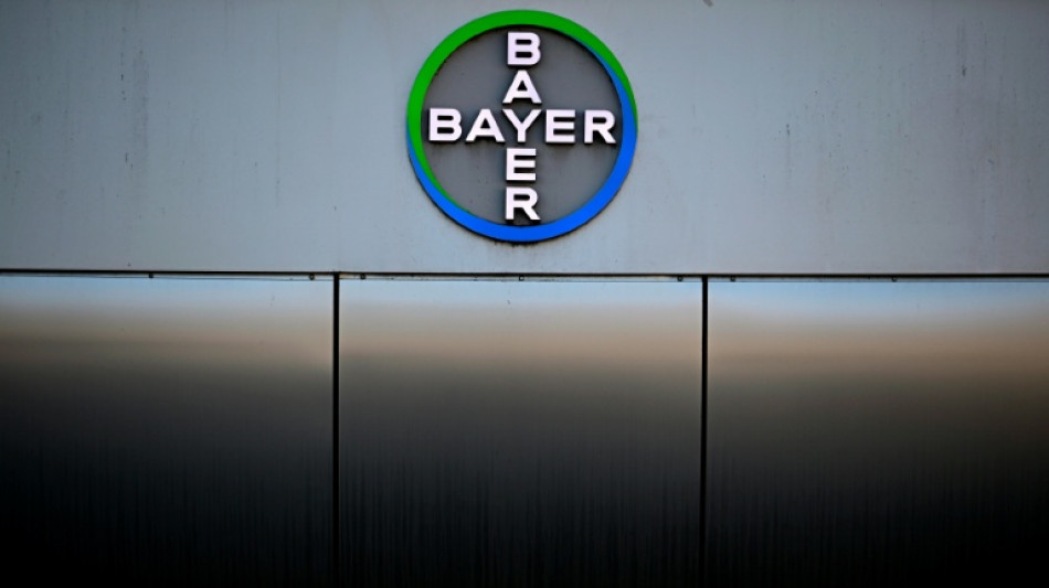 Un juez de EEUU concede la aprobaci&oacute;n preliminar al acuerdo millonario de Bayer por su herbicida Roundup