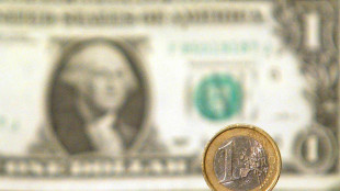 Il dollaro si rafforza ancora, l'euro scende a 1,1666