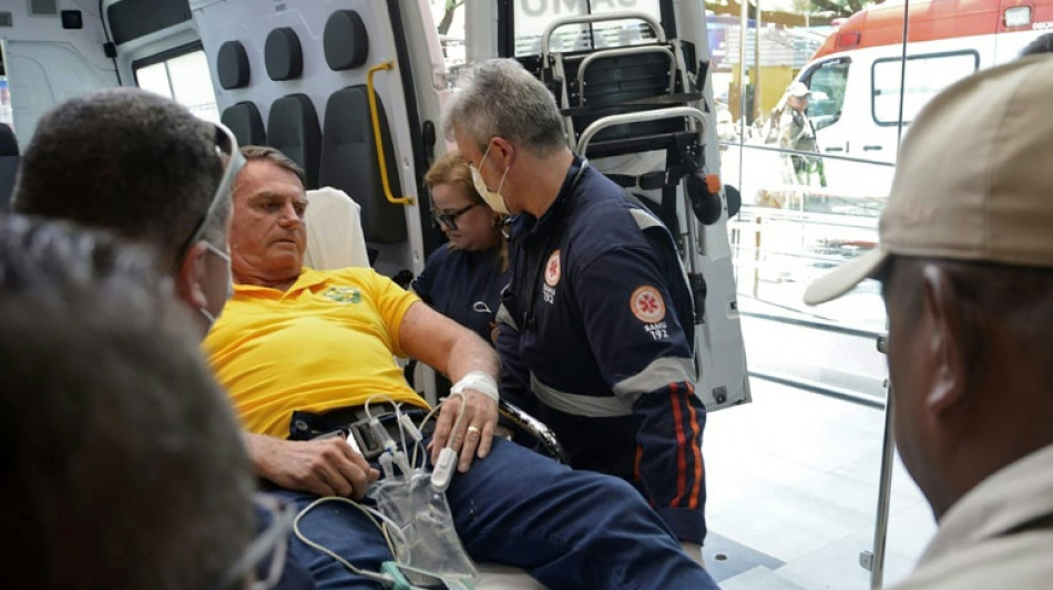 Estado de salud de Bolsonaro mejora pero seguirá hospitalizado en Brasil