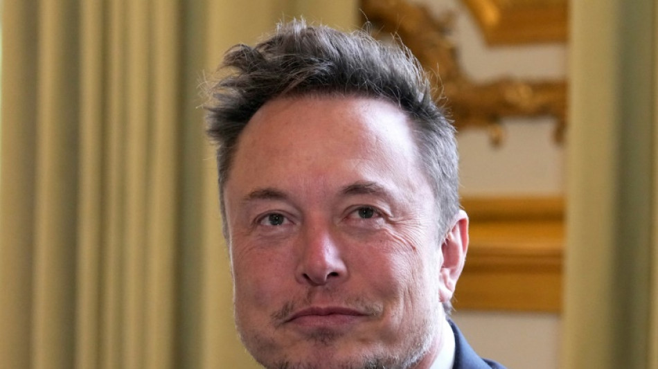 Elon Musk lleva su show a Par&iacute;s y se re&uacute;ne con Macron