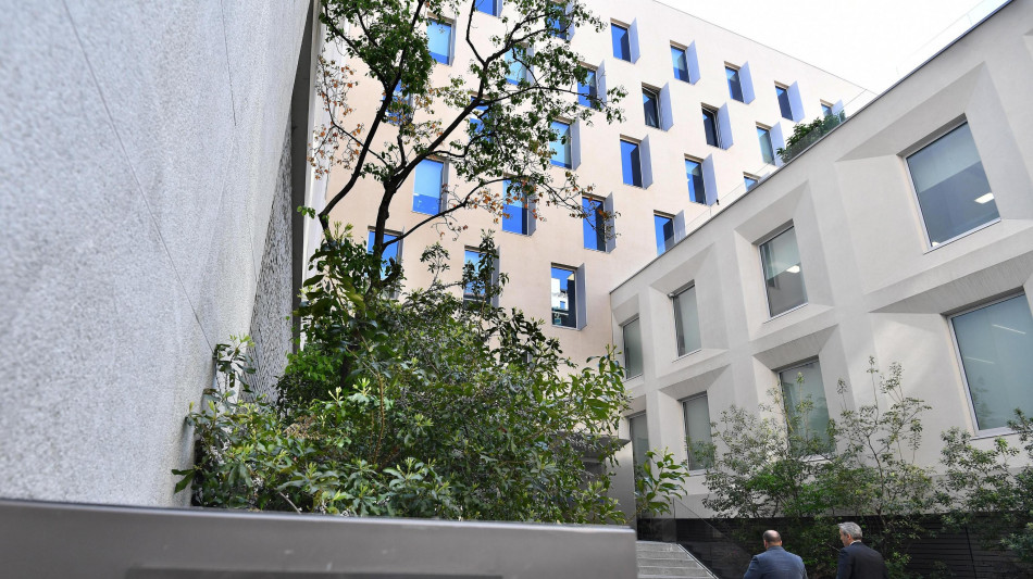 EssilorLuxottica acquisisce una quota della thailandese Top Charoen