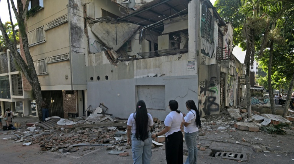 Forte terremoto atinge Col&ocirc;mbia e deixa 18 mortos e danos no oeste do pa&iacute;s