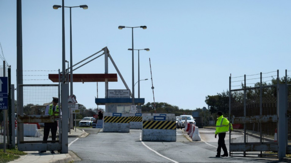 Le ministre britannique de la D&eacute;fense &agrave; Chypre apr&egrave;s des attaques de drones