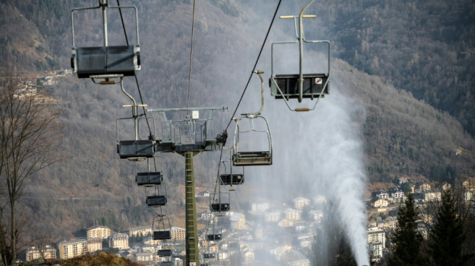 JO-2026: cette neige artificielle, si indispensable et décriée