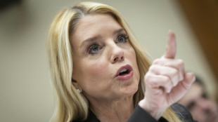 Trump demite procuradora-geral Pam Bondi