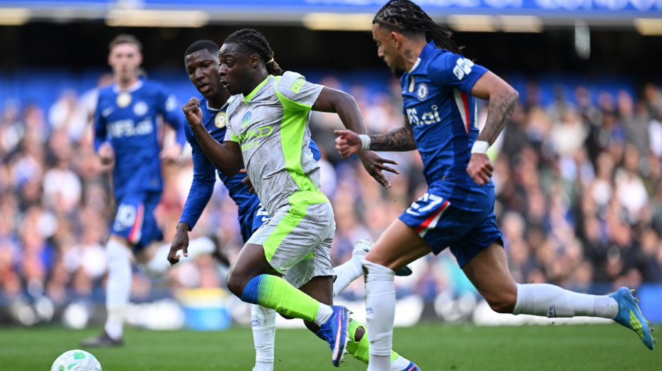 Chelsea battuto 3-0, il Manchester City pu&ograve; credere nel titolo