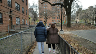 Sobrecarregada pela crise migrat&oacute;ria, NY dificulta vida de solicitantes de asilo