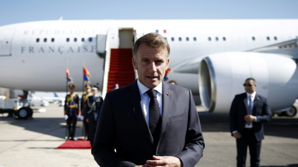 Macron acusa a los partidos de "desestabilizar" al primer ministro francés