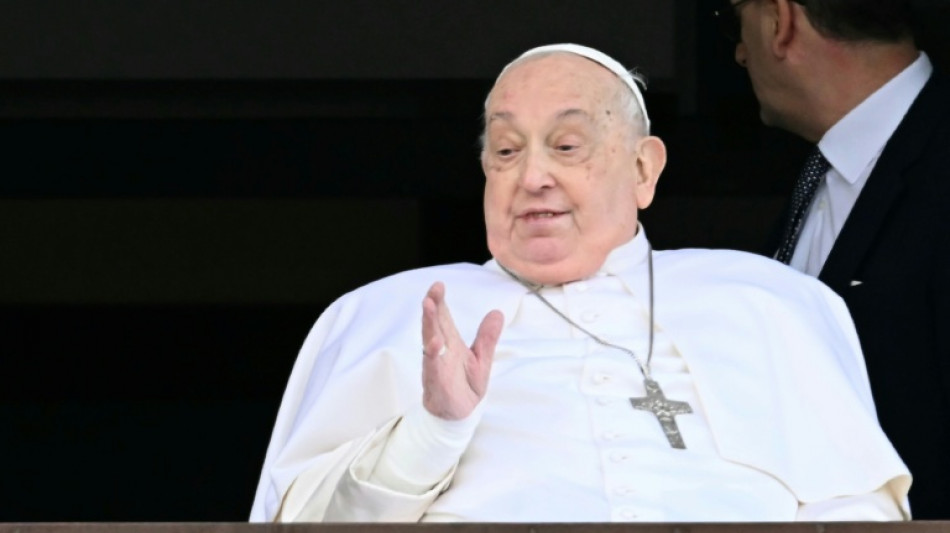 Papa Francisco, convalescente, aparecerá em público na Páscoa