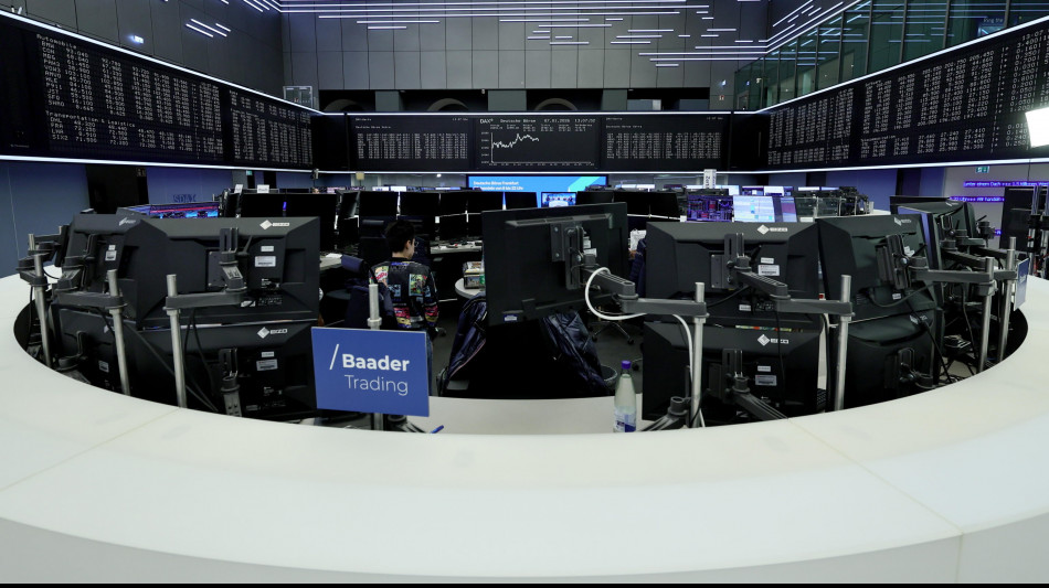 Borsa: l'Europa chiude in rialzo, Francoforte +0,8%