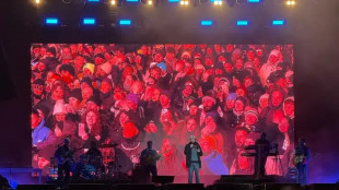 Capodanno, a Genova in 50 mila per i Pinguini tattici nucleari