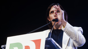 Schlein, Meloni esca da modalità aereo e venga in Parlamento