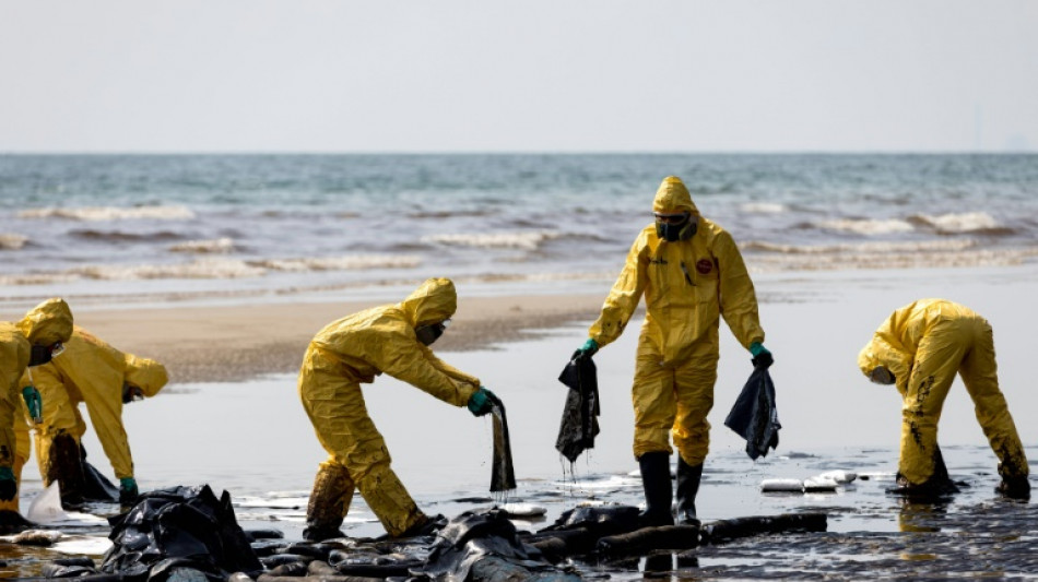 Oil spill 'nail in the coffin' for Covid-hit Thai beach businesses