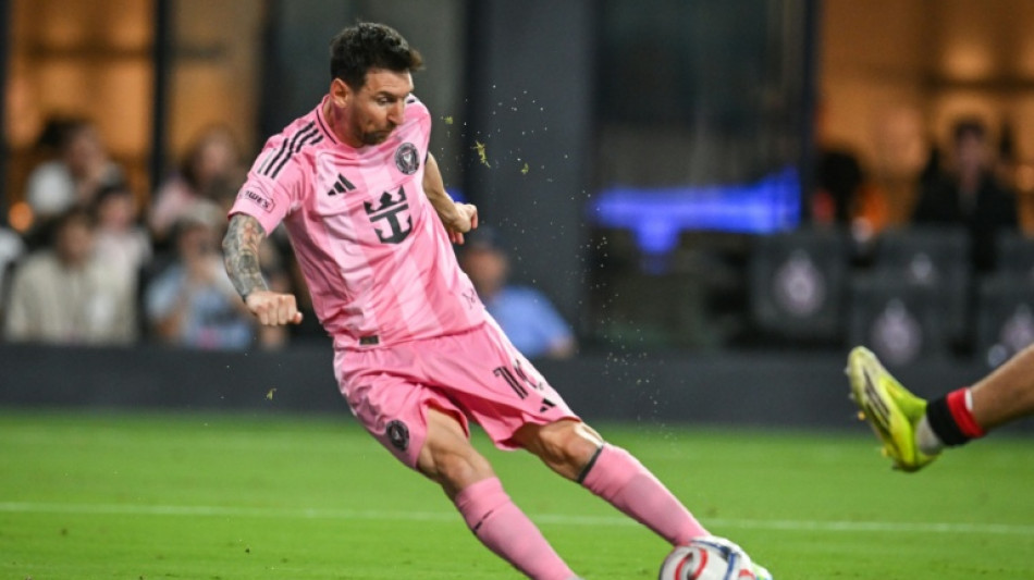 Messi es el nuevo propietario del Cornell&agrave;, club de la quinta categor&iacute;a del f&uacute;tbol espa&ntilde;ol
