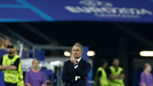 Sylvinho renova como técnico da Albânia