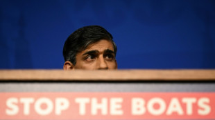 Parlamento brit&acirc;nico volta a debater plano para expulsar migrantes para Ruanda