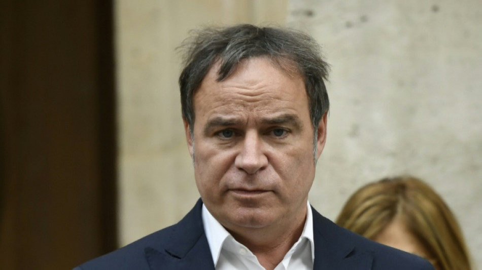 Un chroniqueur de l'&eacute;mission d'Hanouna hospitalis&eacute; apr&egrave;s un coup violent hors antenne