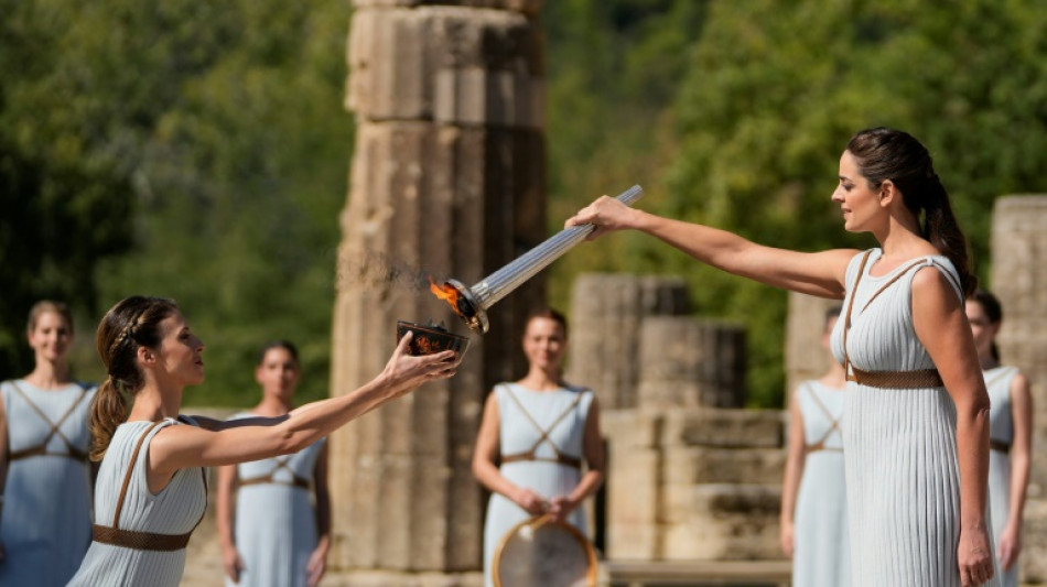 JO-2024: autour de la flamme olympique, une "bulle" pour &eacute;viter le buzz