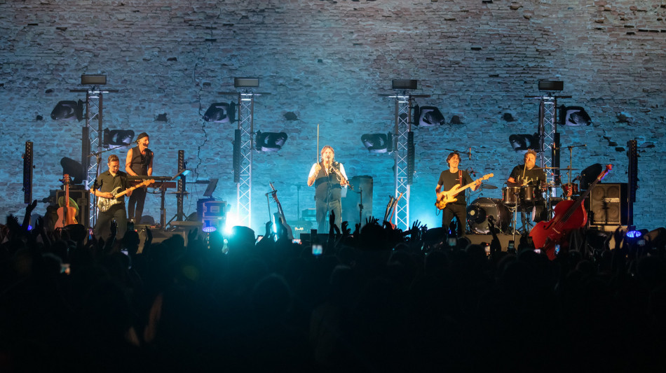 Cristiano De Andr&eacute; racconta in concerto il mito del padre