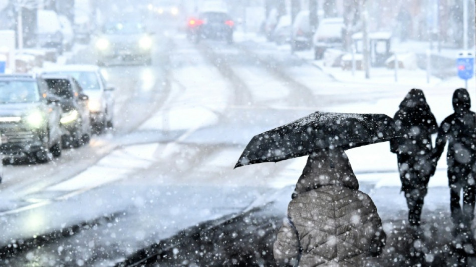 Frost und Eisregen: Wetterdienst warnt vor glatten Stra&szlig;en