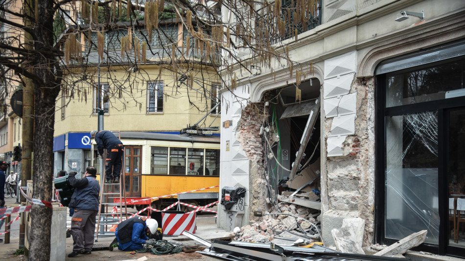 La difesa del tranviere: 'Non era al telefono al momento dell'impatto'