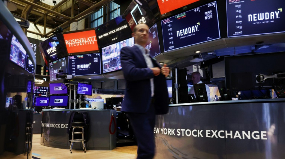 Wall Street termine en ordre dispers&eacute;, sixi&egrave;me baisse d'affil&eacute;e pour le Dow Jones