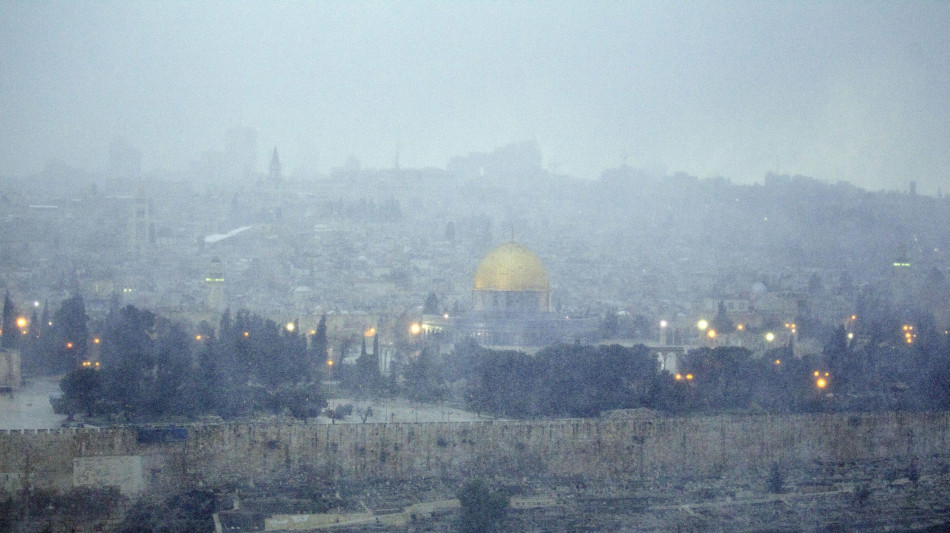 Attacco a Gerusalemme, 15 feriti e i due terroristi uccisi