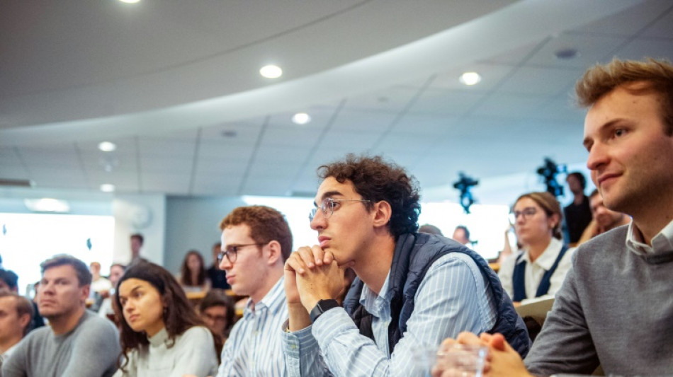 EUA emite 20% menos vistos de estudante em rela&ccedil;&atilde;o ao ano passado