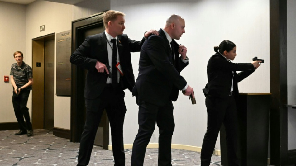 Un tireur tente de forcer l'entr&eacute;e d'un gala auquel assiste Trump