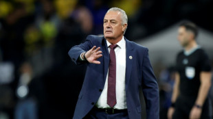 Sem quatro titulares, Paraguai inicia preparação para enfrentar Equador