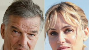 Enqu&ecirc;te ouverte apr&egrave;s la plainte pour viols de Judith Godr&egrave;che contre le r&eacute;alisateur Beno&icirc;t Jacquot