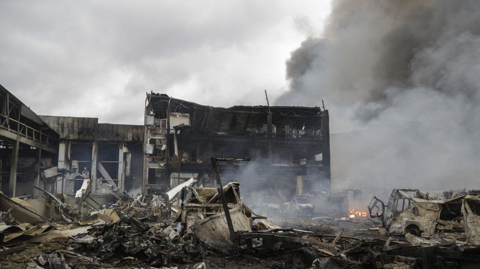 Kiev, '3 morti e 21 feriti in raid russi in Ucraina'
