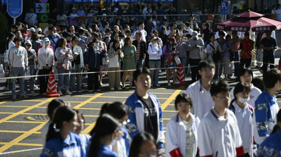 Millones de j&oacute;venes chinos se examinan del "gaokao"