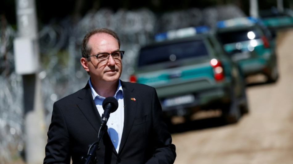 Innenminister Dobrindt mit neuem Vorstoß für Rückkehrzentren