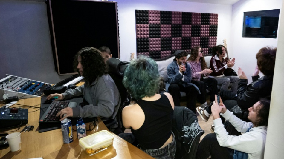 L'art-th&eacute;rapie comme alternative &agrave; "la machine psychiatrique industrielle" 