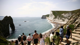 UK beats May heat record with 33.5C registered near London